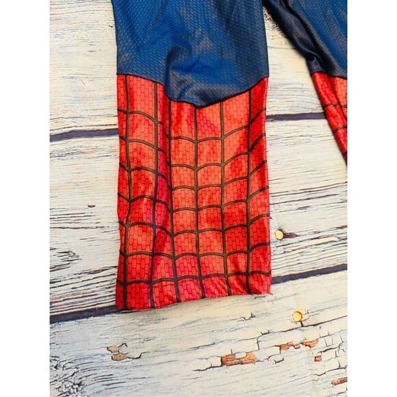 Disney Halloween Spider man attire size 4 used in good condition. - Picture 3 of 12